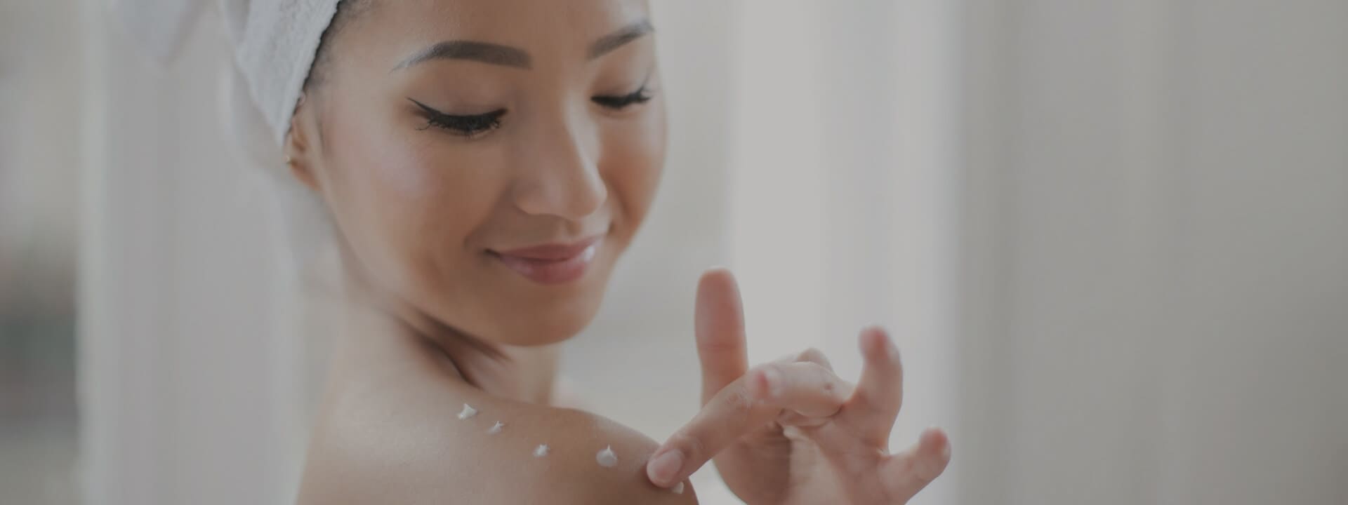 Maklon bodycare dan pengembangan formula Snow Glow Soap untuk produk perawatan tubuh